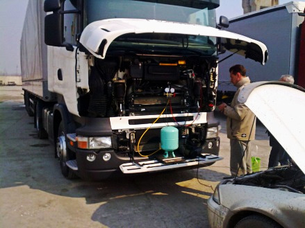 Заправка кондиционера в грузовом автомобиле в Москве